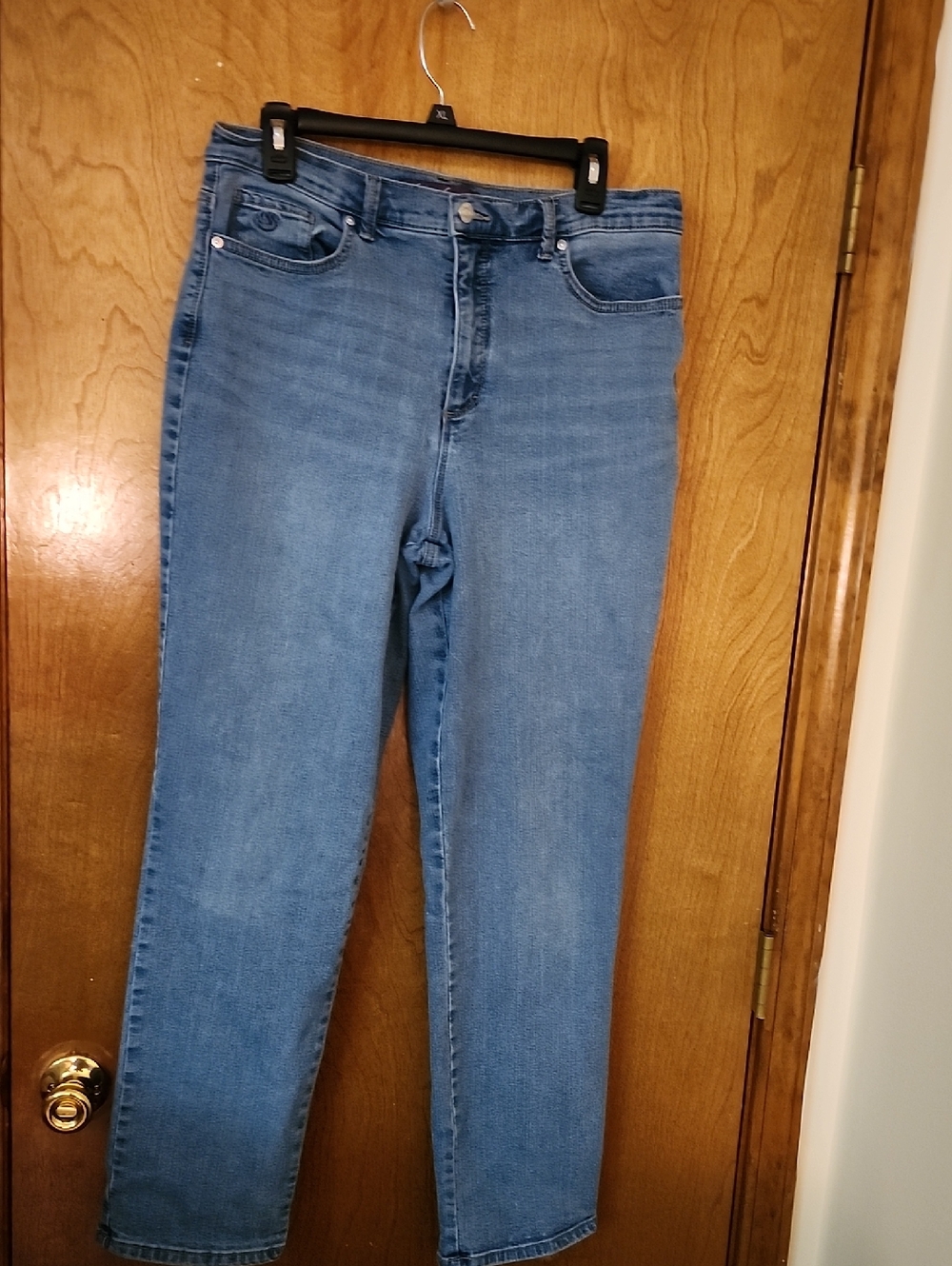 Gloria Vanderbilt High-Rise Straight Jeans — Medium Blue